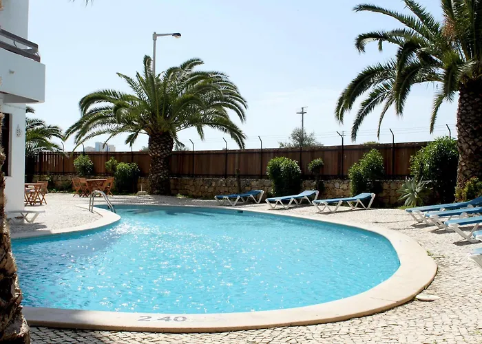 מלון דירות Mirachoro 3*